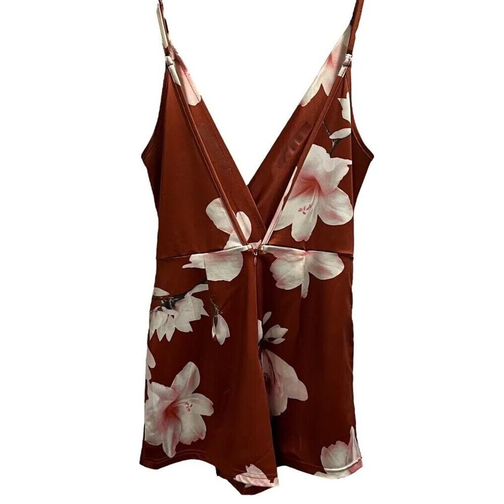 L’atiste By Amy Women Faux Orange Rust Floral Wrap Romper Size Small Sleeveless